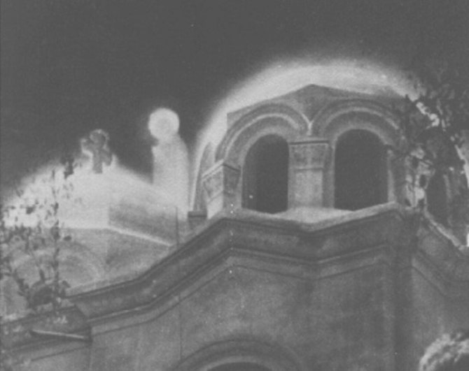 na-foto-bozhiya-mater-zejtunskaya-neobychnoe-yavlenie-na-egipetskom-hrame.jpg